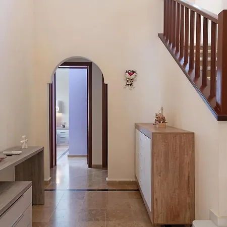 Montana Roja Villa