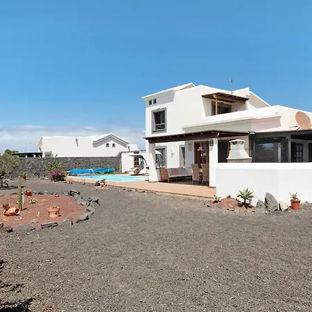 Montana Roja Villa *