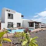 Villa Montaña Roja