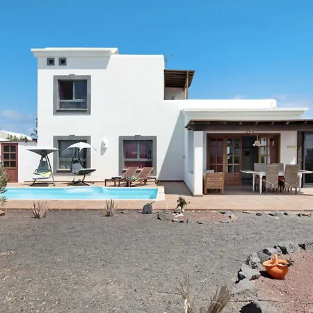 Montana Roja Villa